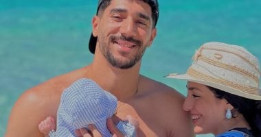 شاهد محمد سيحا حارس الأهلي “يستجم” على الشاطئ رفقة أسرته